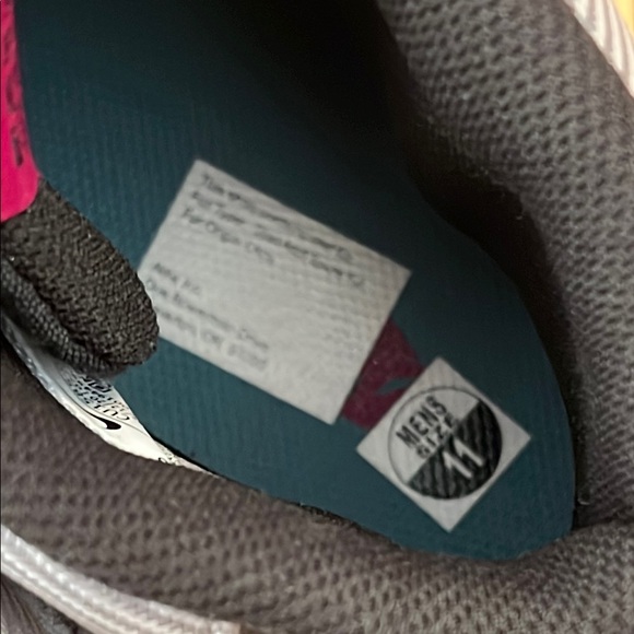 Nike Hoodland Particle Grey/Bright Magenta  size 11 - Picture 9 of 16